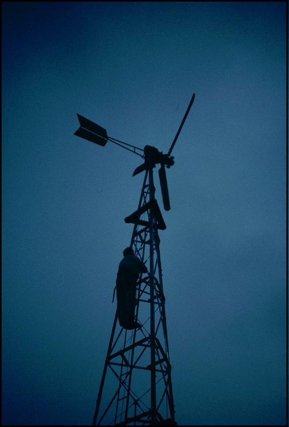 VK6RTH Ilmar and Wind Generator