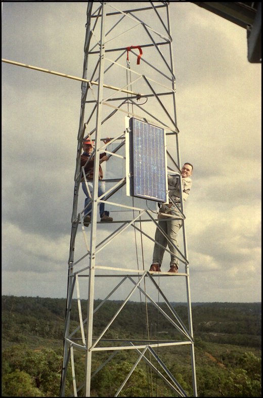 VK6RTH vertical solar panels